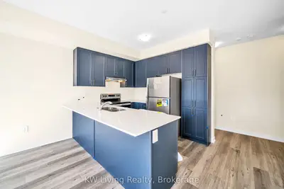 Condo Townhouse in Pickering