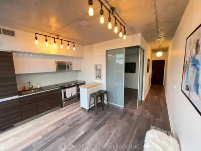 1190 Dundas Street E 823, Toronto E01, On M4m 0c5