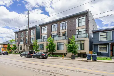 Condo Townhouse in Toronto