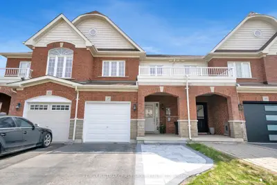 Att/Row/Townhouse in Clarington