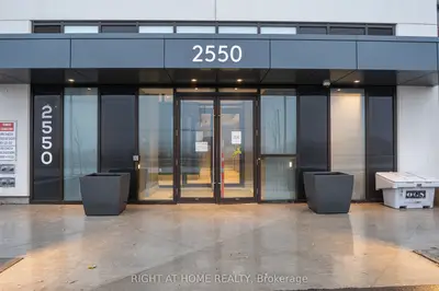 Condo Apartment in Oshawa
