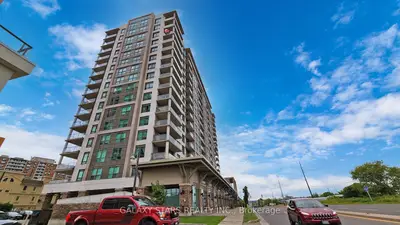 Condo Apartment in Pickering