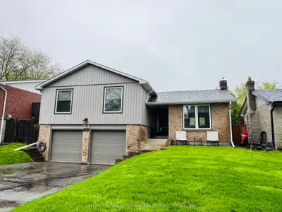 Detached in Whitby