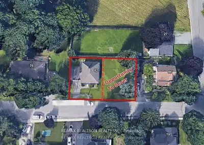 Detached in Whitby