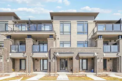 Condo Townhouse in Whitby