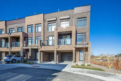 Condo Townhouse in Pickering
