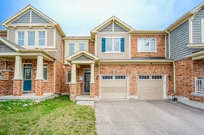 Att/Row/Townhouse in Pickering