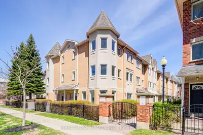 Condo Townhouse in Toronto