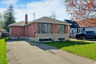 Detached in Oshawa