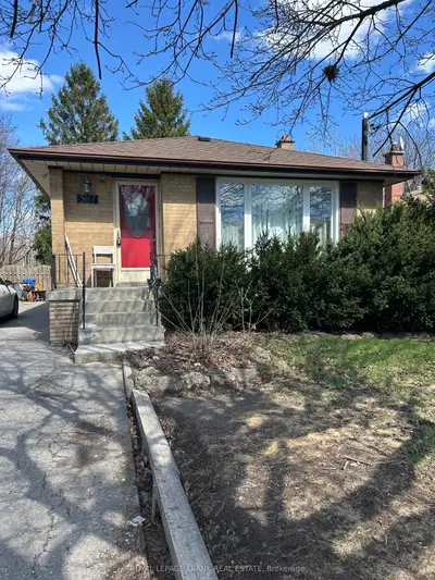Detached in Oshawa