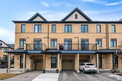 Att/Row/Townhouse in Ajax