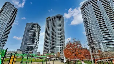 181 Village Green Square 2211, Toronto E07, On M1s 0k6