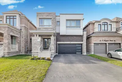 Detached in Whitby