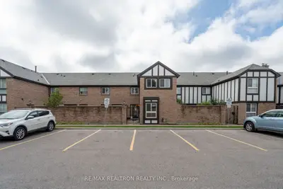 Condo Townhouse in Toronto