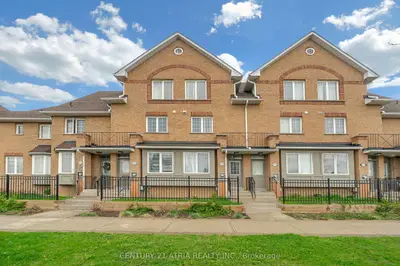 Condo Townhouse in Toronto