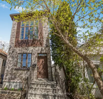 27 Eastdale Avenue, Toronto E03, On M4c 4z8