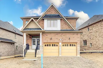 Detached in Scugog