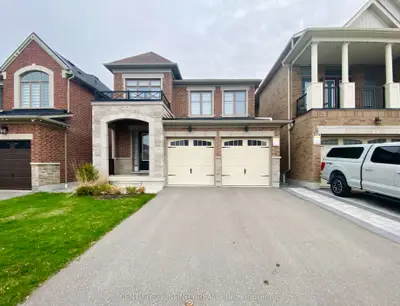 Detached in Whitby