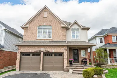 Detached in Whitby