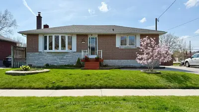 Detached in Oshawa