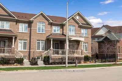 Att/Row/Townhouse in Clarington