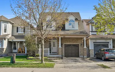 Detached in Whitby