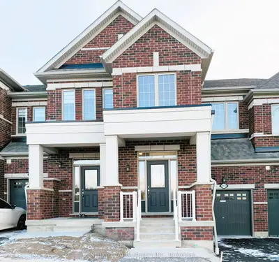 913 Elizabeth Mackenzie Drive, Pickering, On L1x 0p5