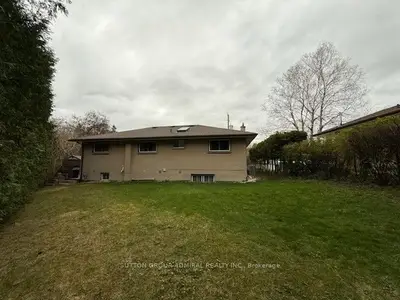 Detached in Oshawa