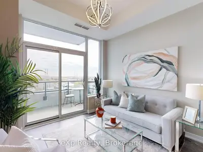 Condo Apartment in Pickering
