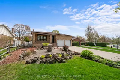 Detached in Oshawa