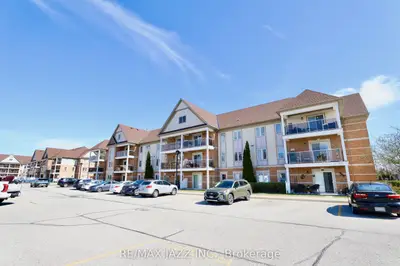 Condo Apartment in Clarington