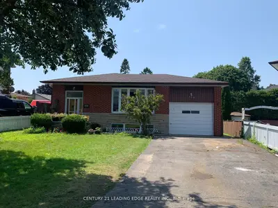 Detached in Oshawa