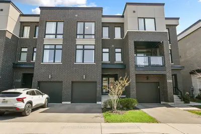Att/Row/Townhouse in Pickering