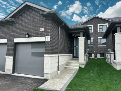 Att/Row/Townhouse in Pickering