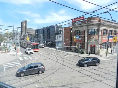 Att/Row/Townhouse in Toronto
