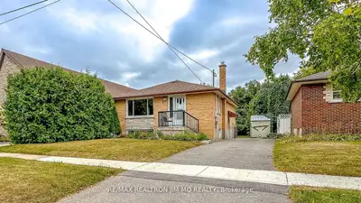 Detached in Oshawa