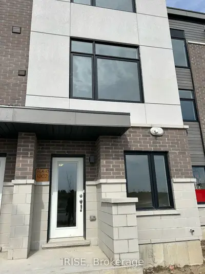 Condo Townhouse in Pickering