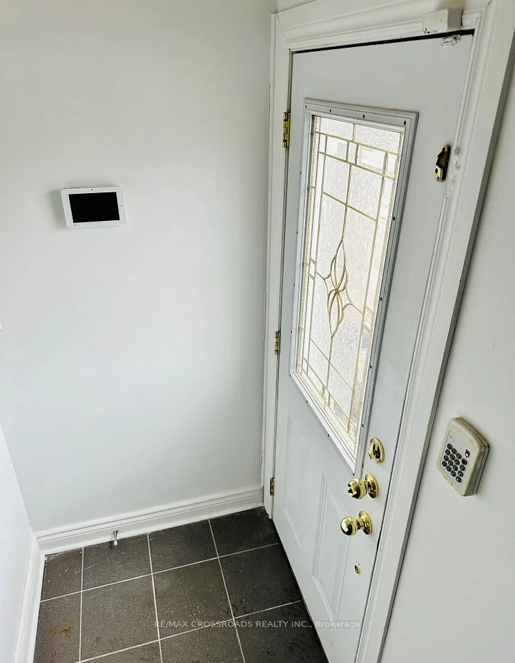 1405 Woodbine Avenue Upper Level, Toronto E03, ON M4C 4G7