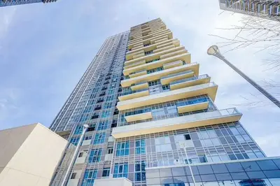 225 Village Green Square 1702, Toronto E07, On M1s 0n4