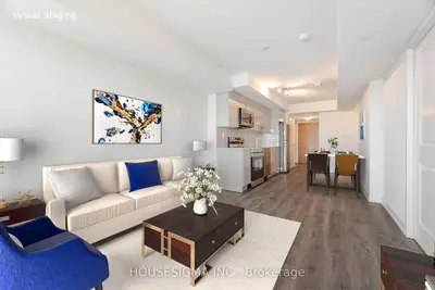 Condo Apartment in Pickering