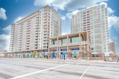 Condo Apartment in Pickering