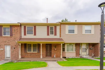 Condo Townhouse in Toronto