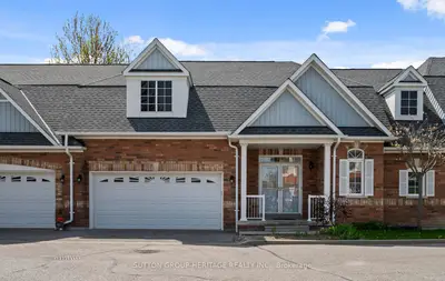 Condo Townhouse in Ajax