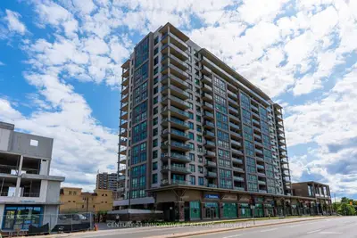 Condo Apartment in Pickering