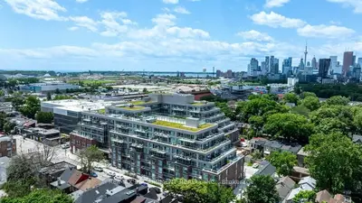 Condo Apartment in Toronto