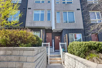 Condo Townhouse in Toronto