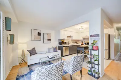 Att/Row/Townhouse in Pickering