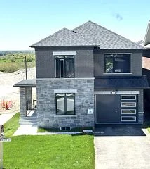 2048 Chris Mason Street, Oshawa, ON L1H 7K5