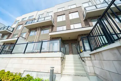 Condo Townhouse in Pickering