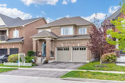 Detached in Oshawa